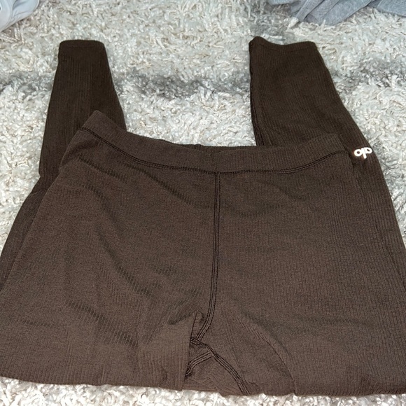 ALO Yoga Pants - Alo leggings